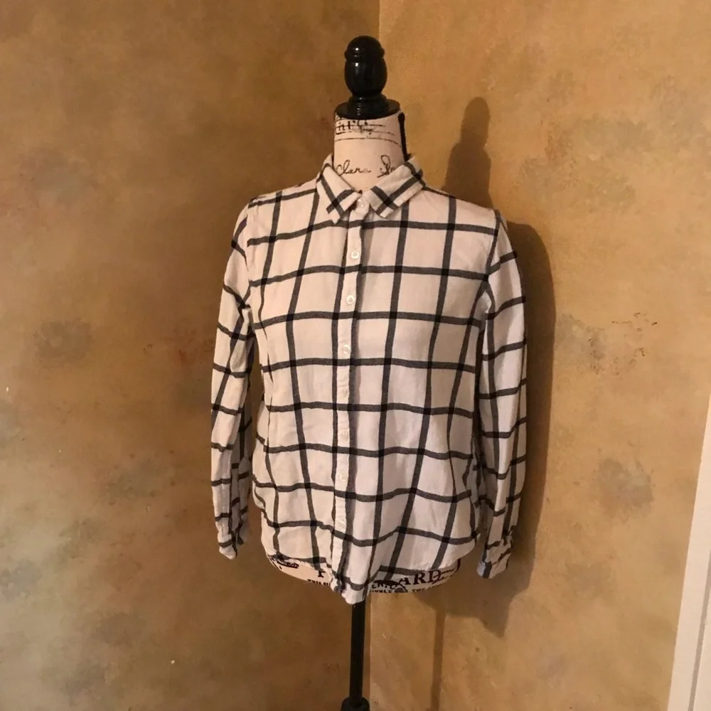 Button Up Top - Picture 2 of 6